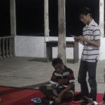 Menjawab pertanyaan dari senior