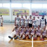 tim stiki putri berfoto bersama tim sman 8 kediri